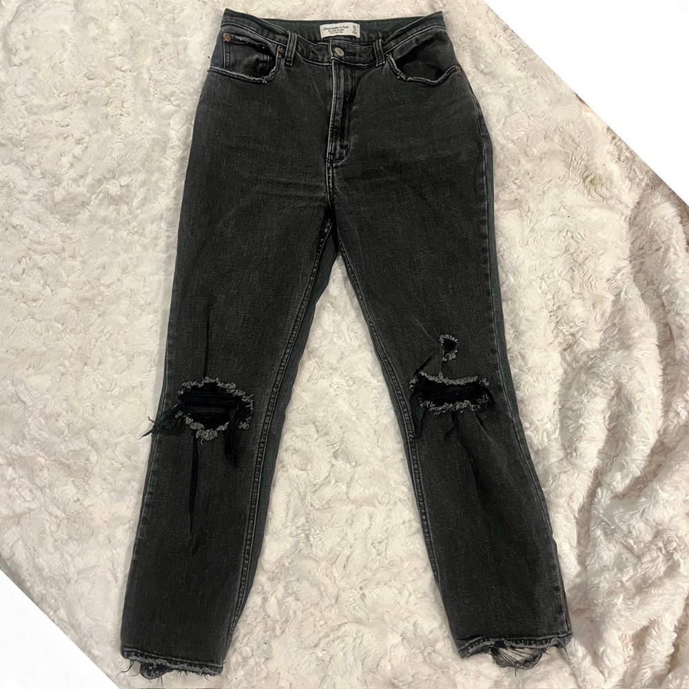 Abercrombie & Fitch The Ankle Straight Ultra High Rise Jeans in Distressed Black - Picture 15 of 16